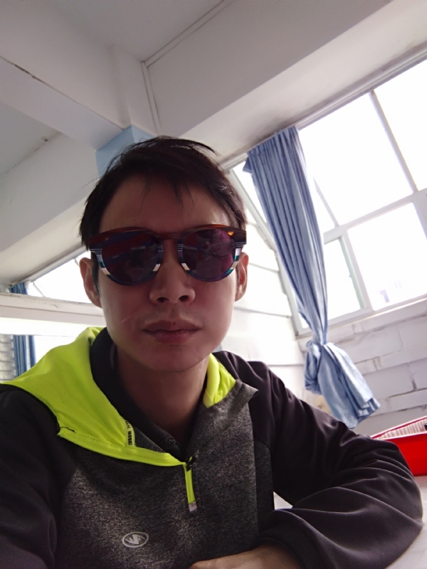 五华移民男的第一张照片--佛山相亲服务中心