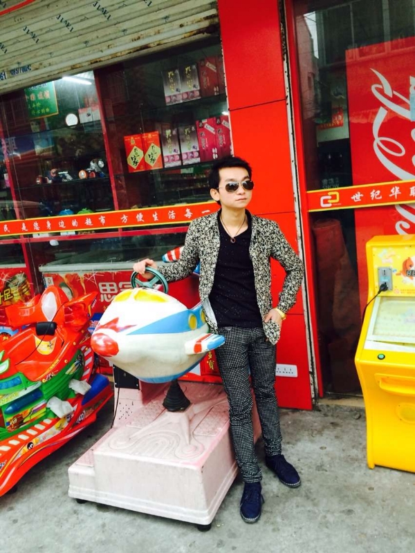 阳光帅气男嘉宾的第一张照片--佛山相亲服务中心