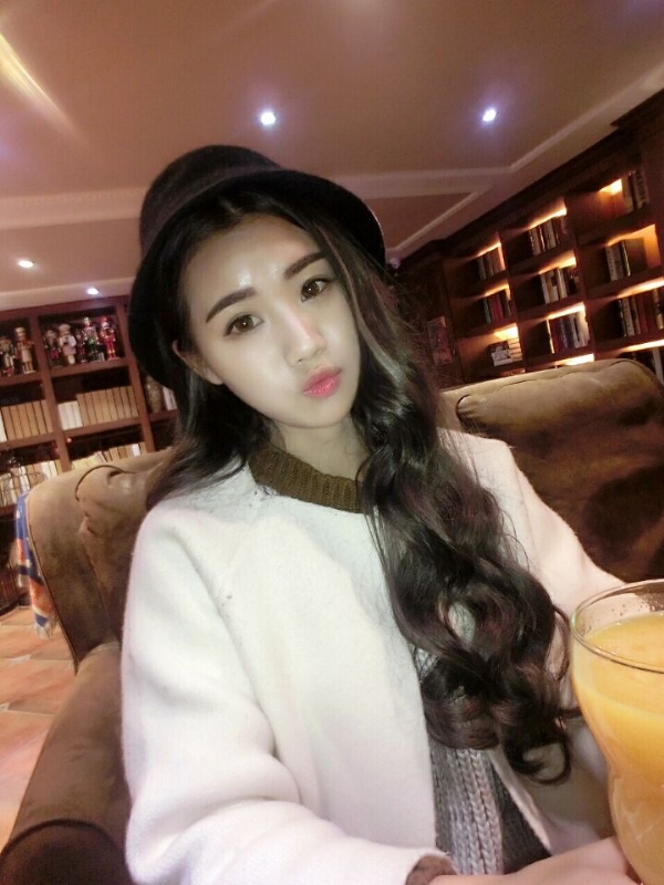 气质小妹的第三张照片--佛山相亲服务中心