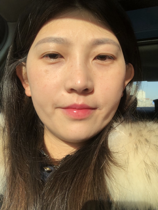 轻闭双眼的第一张照片--佛山相亲服务中心