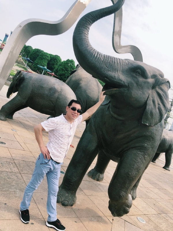 朝望大海的第三张照片--佛山相亲服务中心