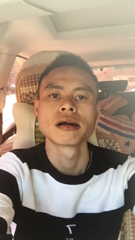 小何的第一张照片--佛山相亲服务中心