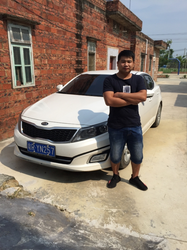 独坐街头的第二张照片--佛山相亲服务中心