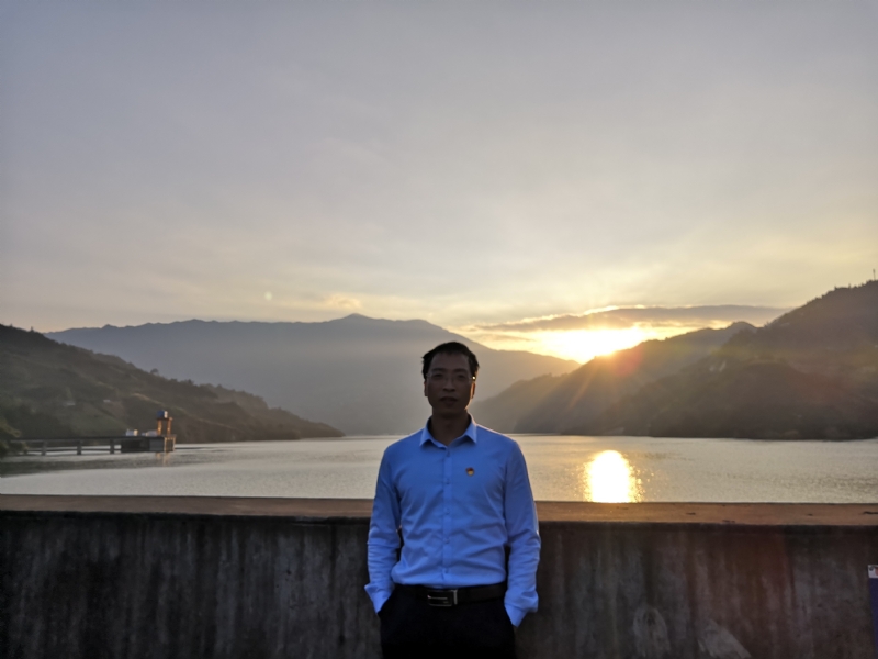 庸人自扰的第一张照片--佛山相亲服务中心