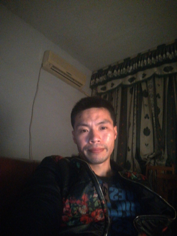 性情男儿的第一张照片--佛山相亲服务中心