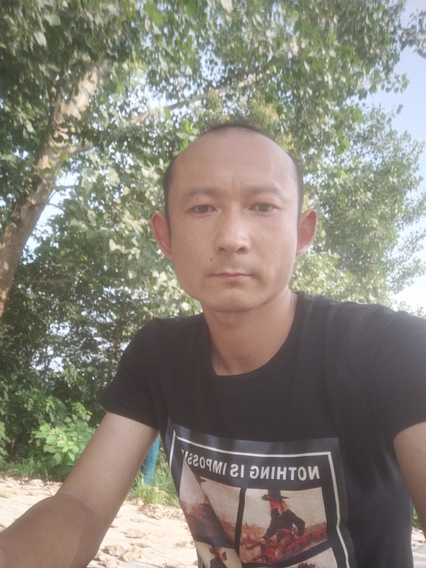 80大叔的第二张照片--佛山相亲服务中心