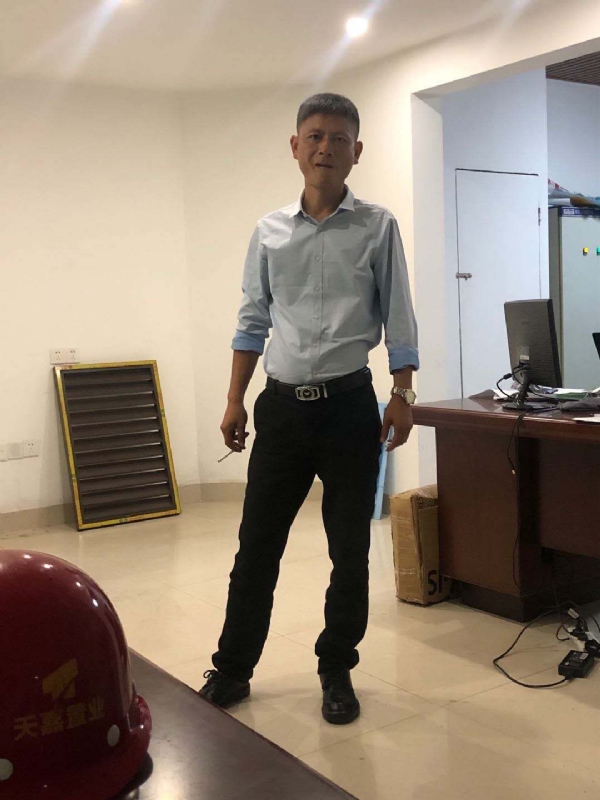 郁闷之中的第一张照片--佛山相亲服务中心