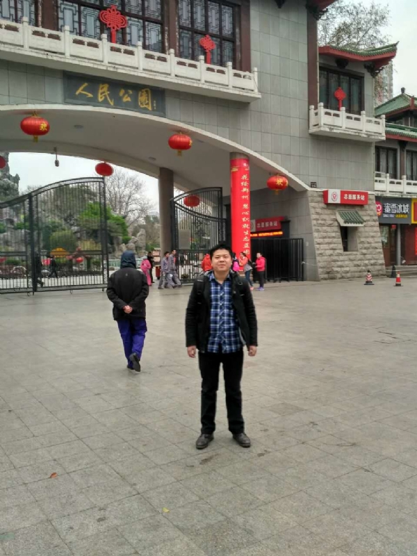 在奋斗的第一张照片--佛山相亲服务中心