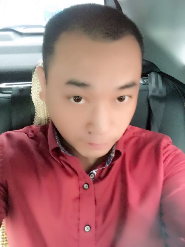 在一个路口等的第一张照片--佛山相亲服务中心