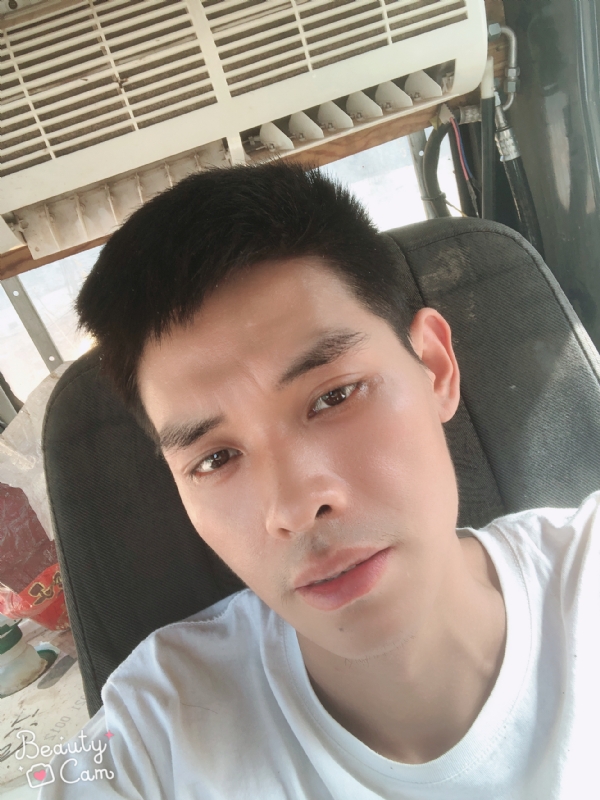 小董的第一张照片--佛山相亲服务中心