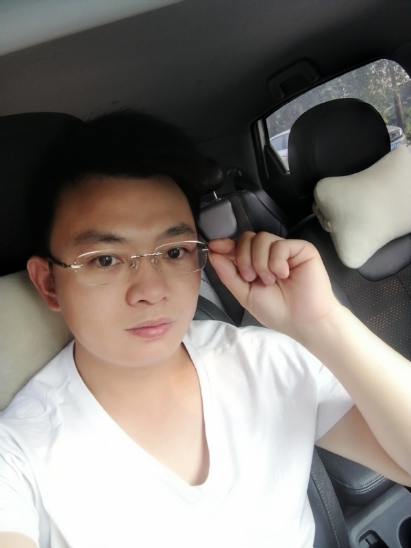 幸福的拥抱的第二张照片--佛山相亲服务中心