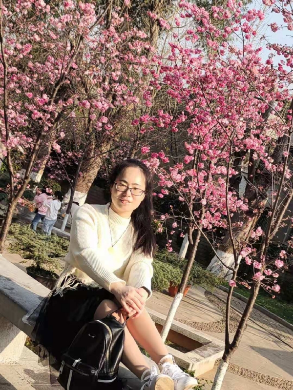 Nancy的第一张照片--佛山相亲服务中心