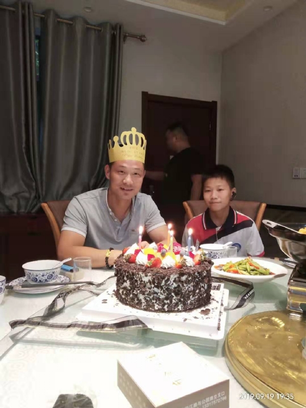 孤独的狼的第一张照片--佛山相亲服务中心