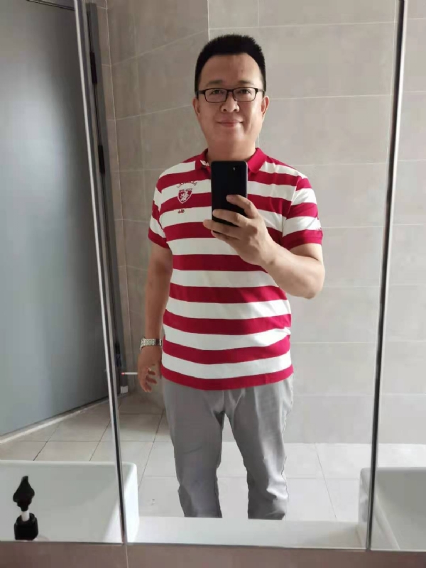 行走的打桩机的第一张照片--佛山相亲服务中心