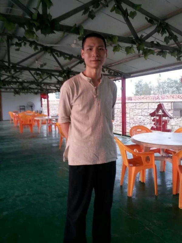 周哥的第三张照片--佛山相亲服务中心