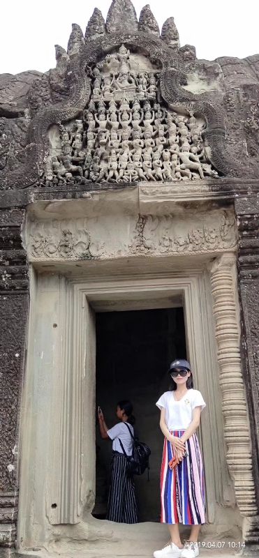 桃花与酒的第一张照片--佛山相亲服务中心