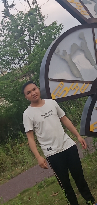 愉快的阳光的第一张照片--佛山相亲服务中心