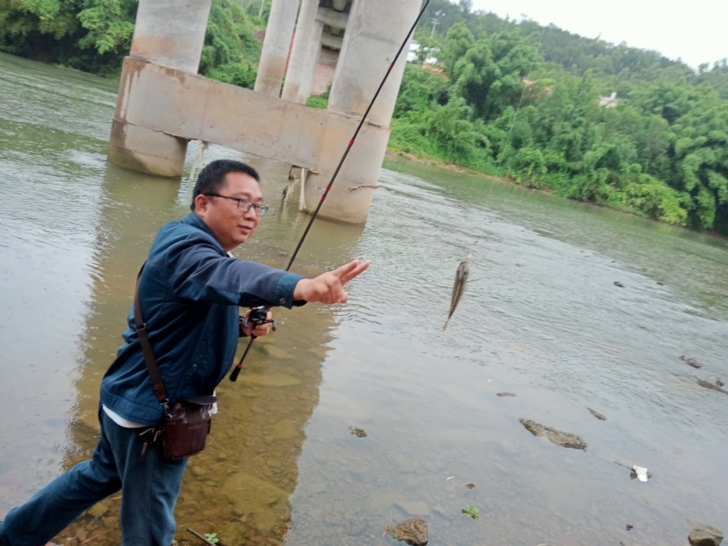 峰的第二张照片--佛山相亲服务中心