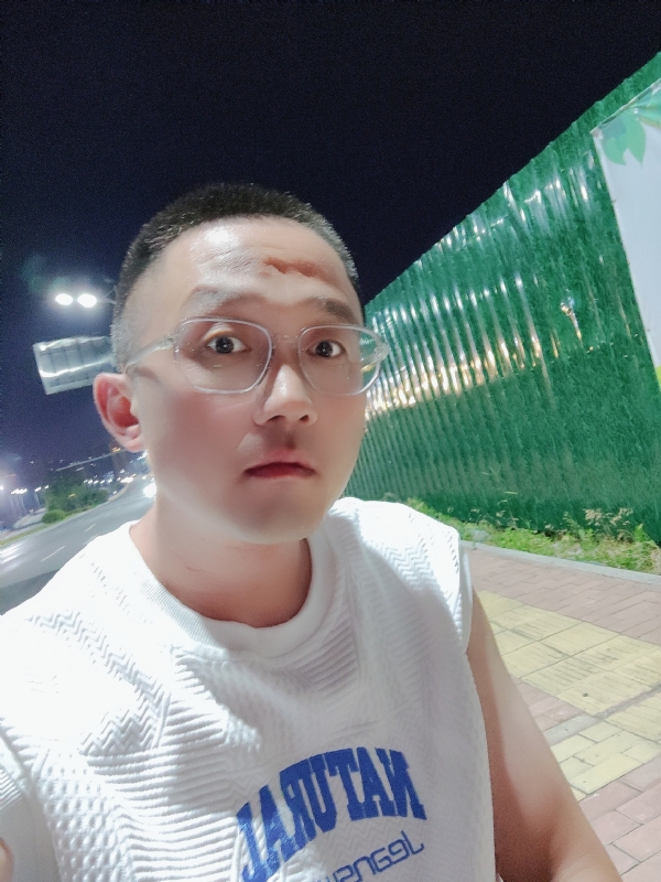 清风烈酒的第一张照片--佛山相亲服务中心