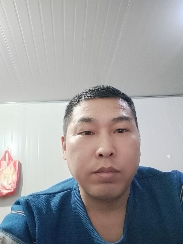 开着拖拉机去兜风的第一张照片--佛山相亲服务中心