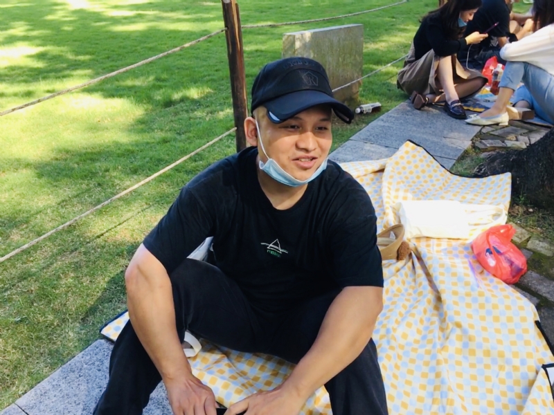 好大一颗石头的第一张照片--佛山相亲服务中心