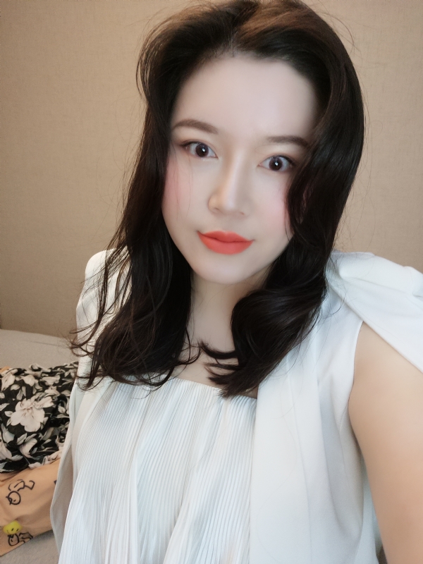 璐璐的第一张照片--佛山相亲服务中心