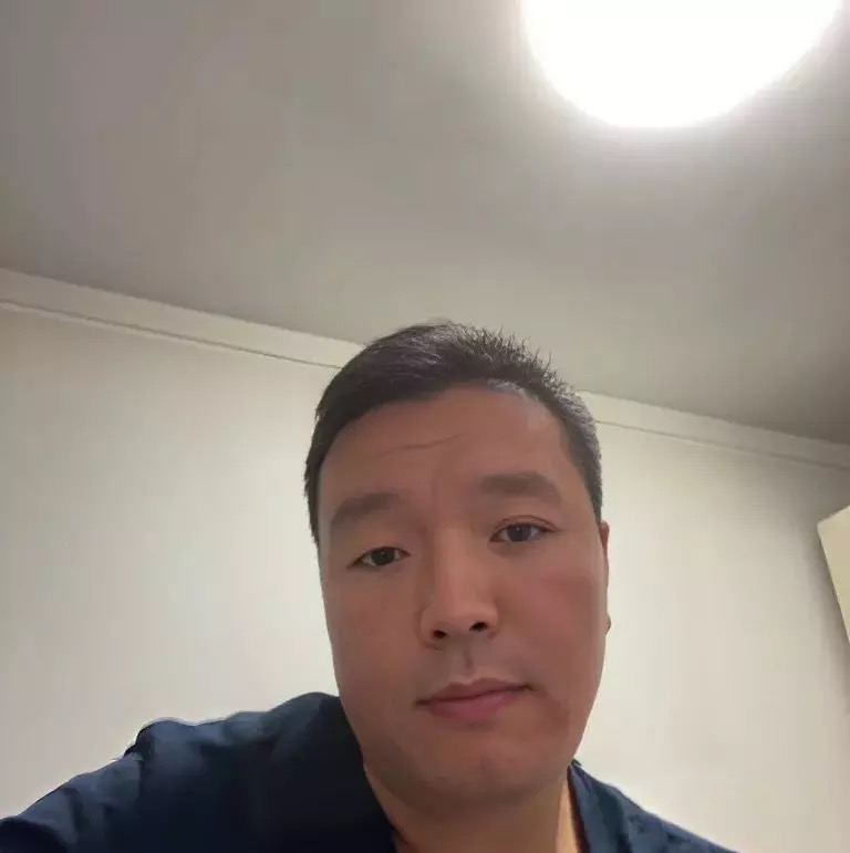 穿唐装的松鼠的第一张照片--佛山相亲服务中心