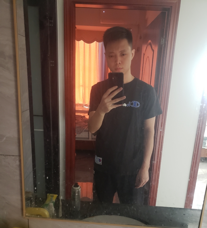 三横一竖的王的第一张照片--佛山相亲服务中心