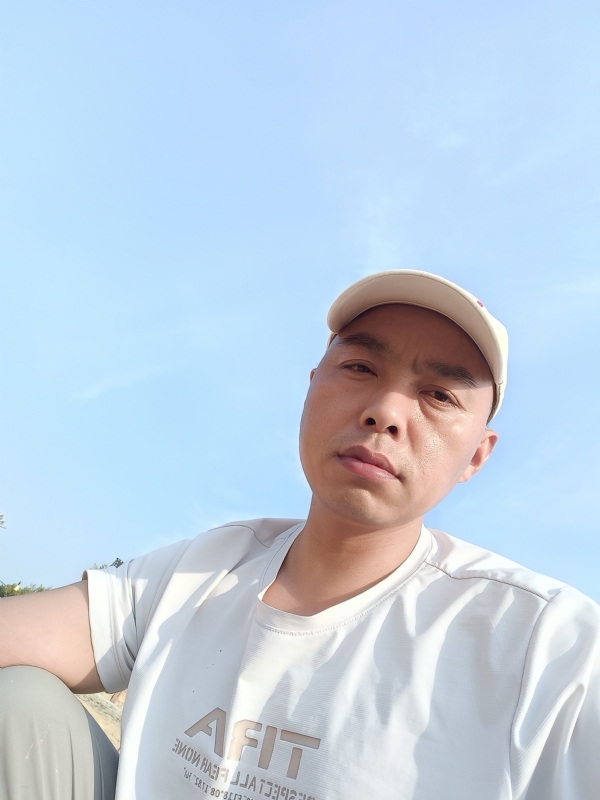 哥哥的第一张照片--佛山相亲服务中心