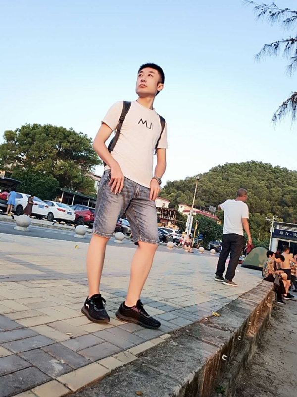 俊皓的第一张照片--佛山相亲服务中心