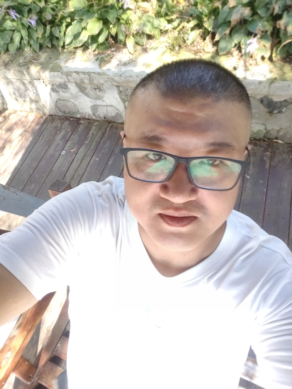 羊十八的第一张照片--佛山相亲服务中心