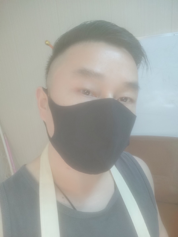 Poluk秦的第二张照片--佛山相亲服务中心