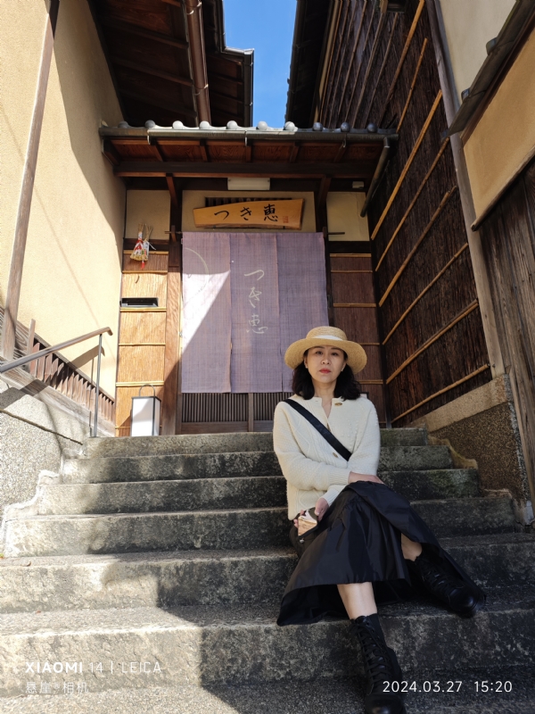 踱着方步的猫小姐的第一张照片--佛山相亲服务中心