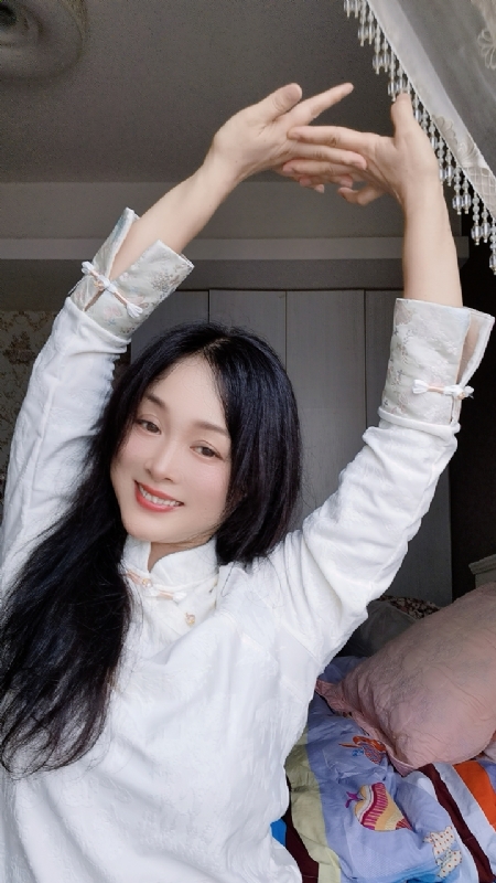 伊伊的第三张照片--佛山相亲服务中心