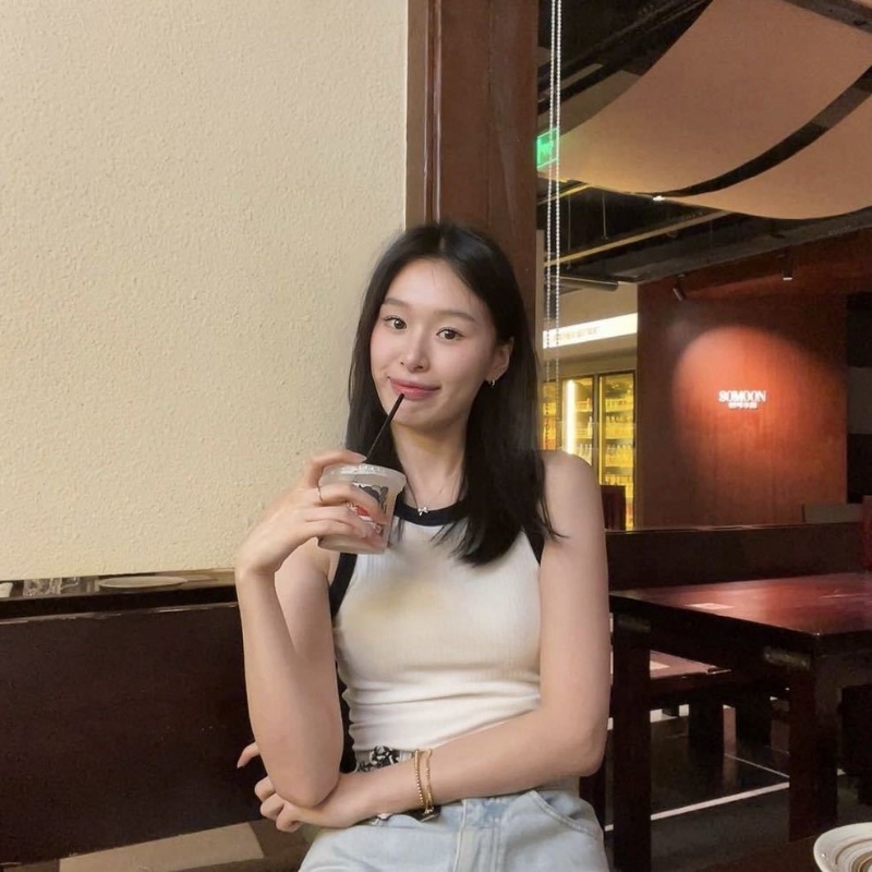 羽毛的第一张照片--佛山相亲服务中心