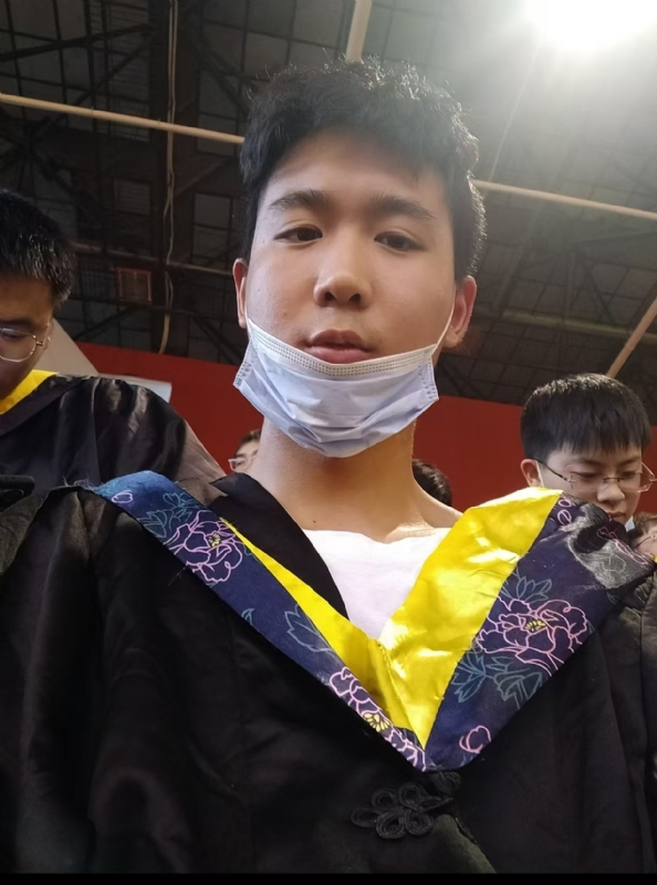 落落大方的第一张照片--佛山相亲服务中心