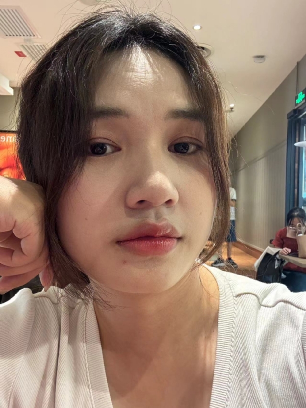 粉墨的第一张照片--佛山相亲服务中心