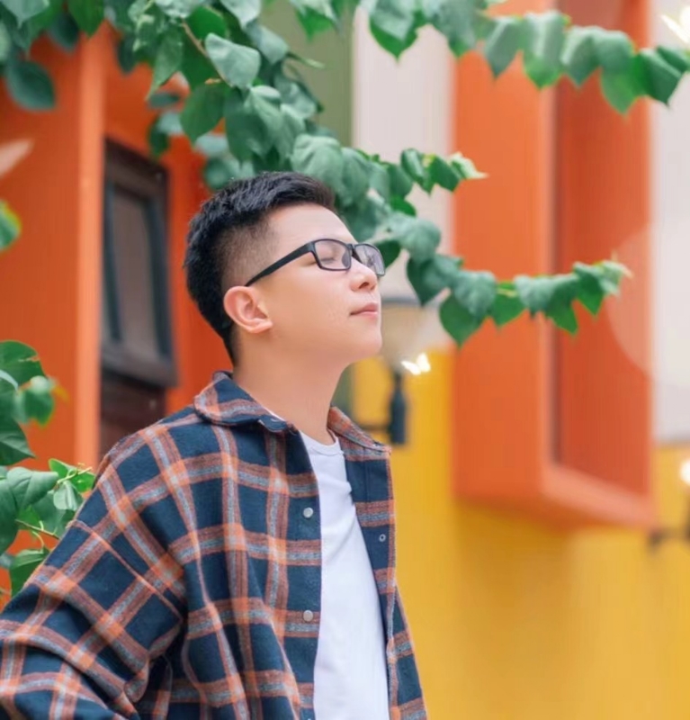 版本之子的第一张照片--佛山相亲服务中心